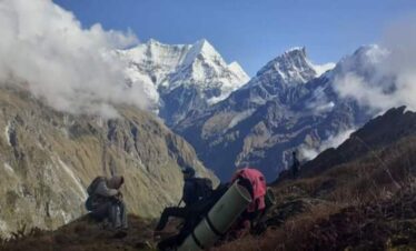 sunderdhunga trek