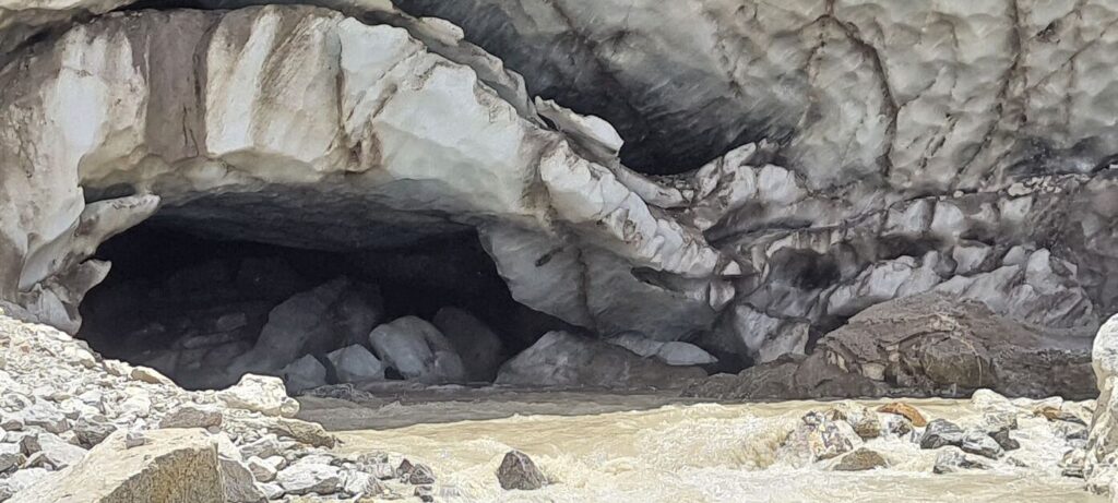 Gaumukh Glacier View – Gangotri Trek