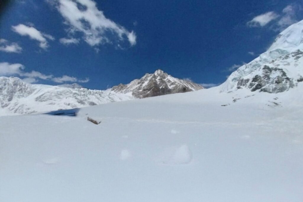 Kalindi Khal Trek glacier crossing at 5940m high altitude pass between Gangotri and Badrinath Uttarakhand Himalaya