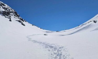 Mayali Pass Trek glacier crossing at 5000m in Uttarakhand Himalaya