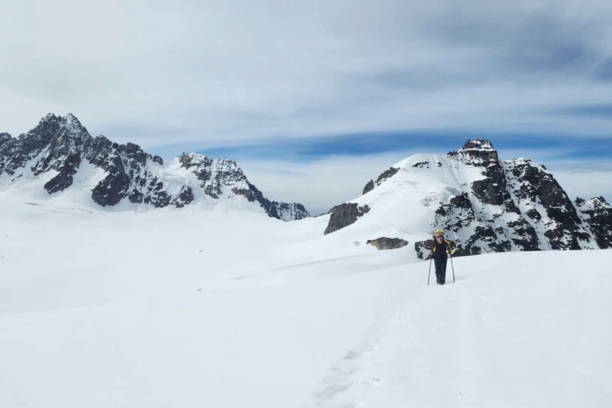 Panpatia Col Trek glacier crossing between Kedarnath and Badrinath at 5260m Uttarakhand Himalaya