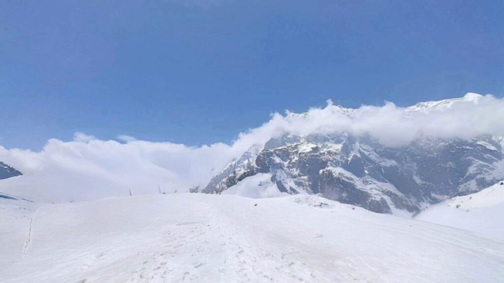 panpatia col trek route snowfield glacier uttarakhand