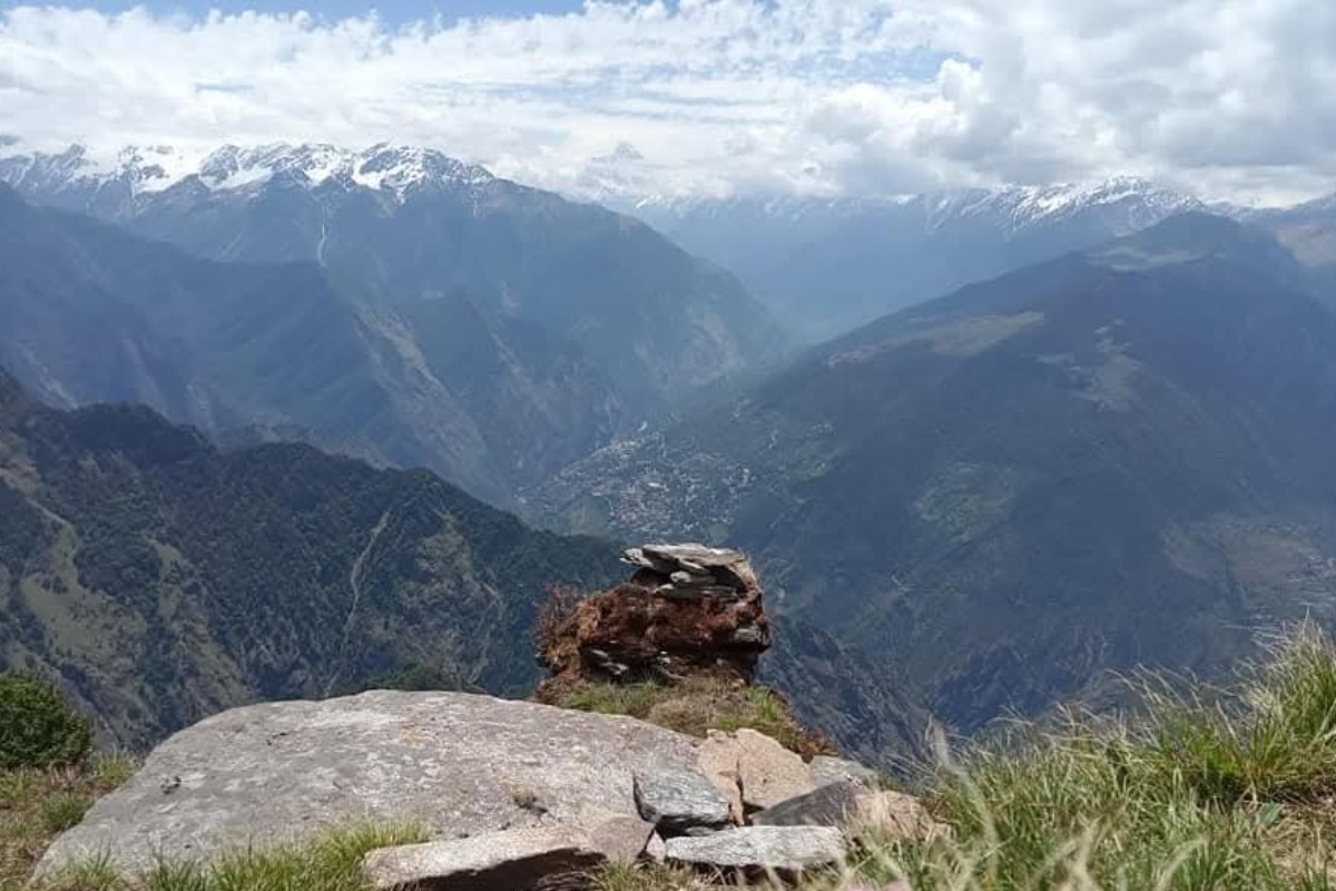 Chenap Valley trek alpine meadows with Himalayan peaks in Uttarakhand