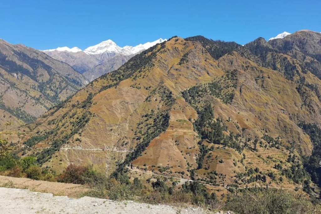 Bagji Bugyal trek alpine meadows in Uttarakhand with Himalayan mountain views