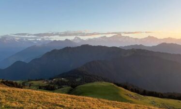 Panwali Kantha Trek meadows with 360 degree Himalayan views in Garhwal Uttarakhand