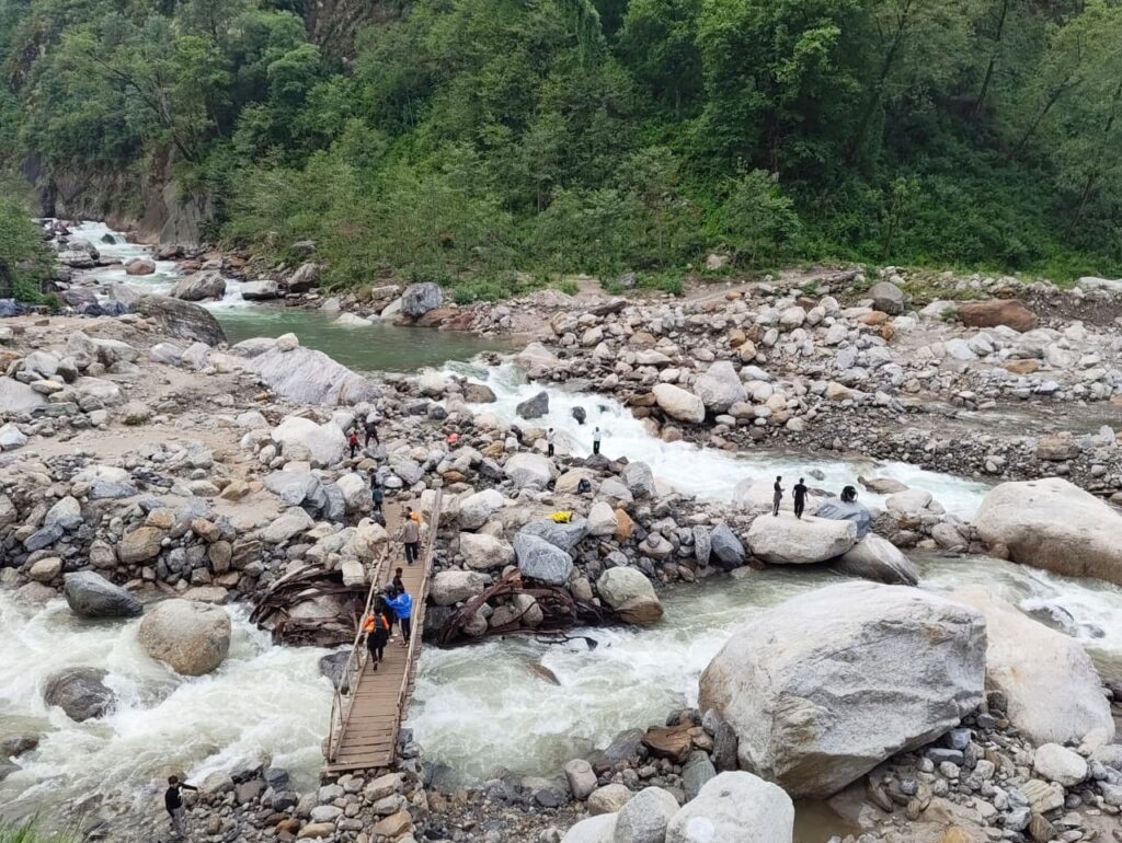 Madhmaheshwar Ganga River crossing at Lower Bantoli on Madhmaheshwar Trek route
