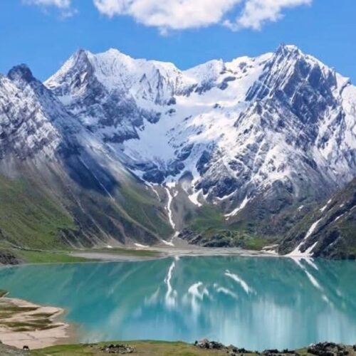 Nandi Kund Trek high altitude lake in Uttarakhand Himalayas